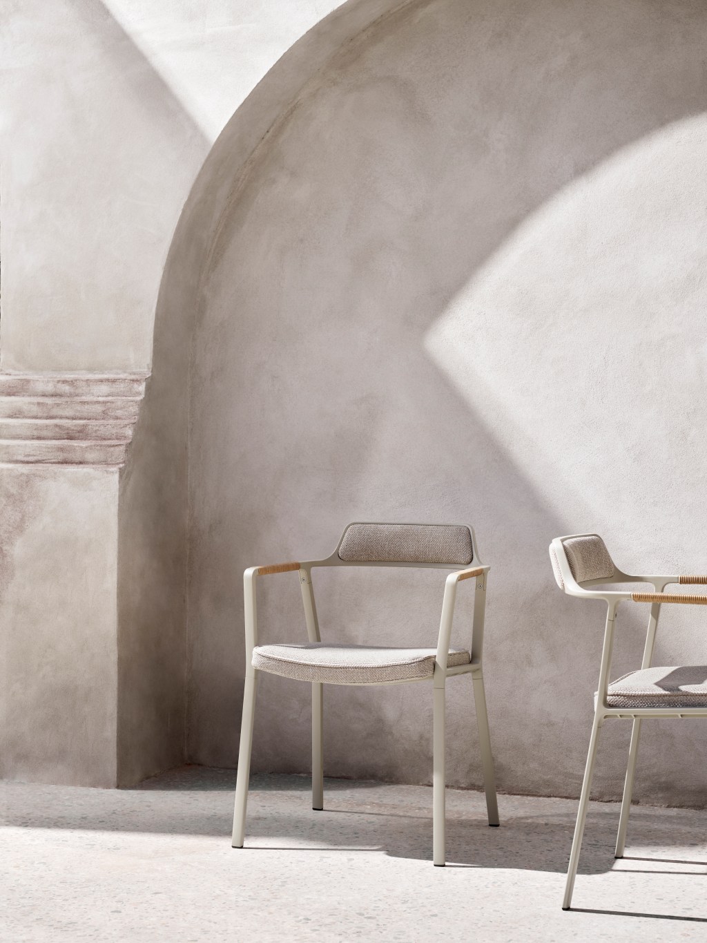 Vipp lanserer sin første kolleksjon med utendørsmøbler  