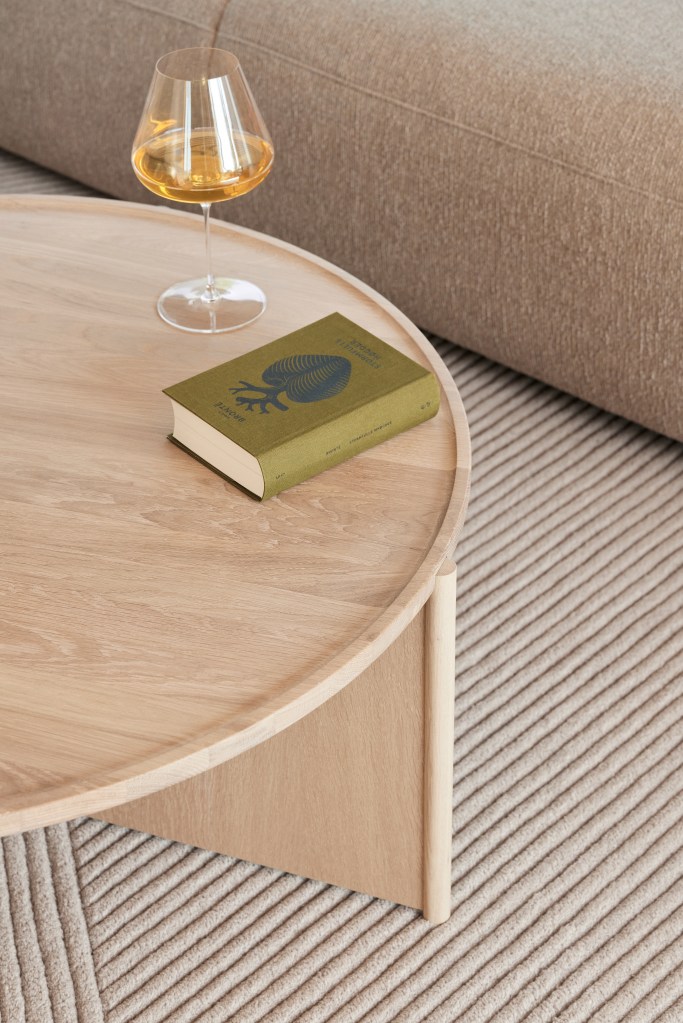 Nye sofabord fra Northern i eik, designet av Anton Björsing.